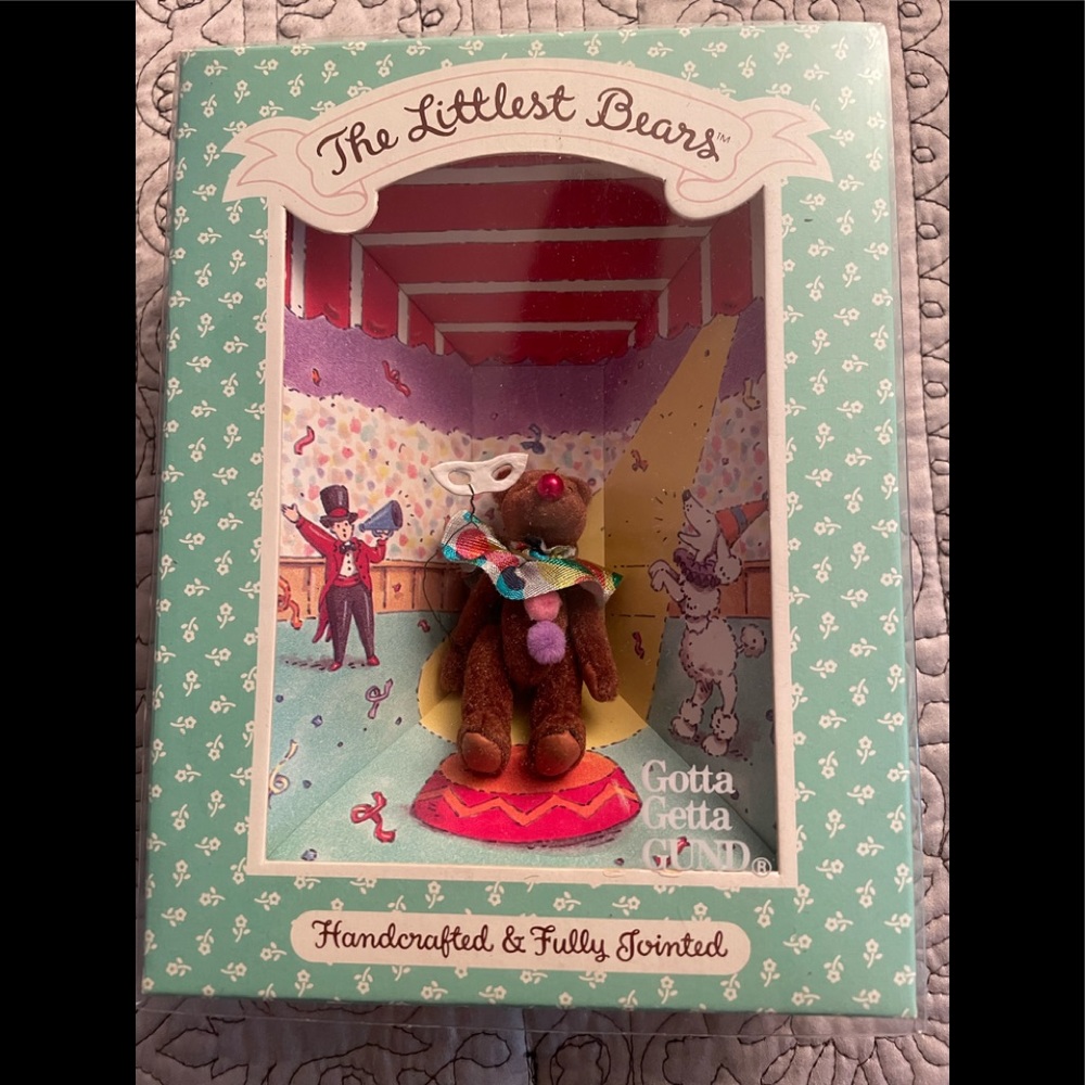 Gotta Get a Gund little clown bear.